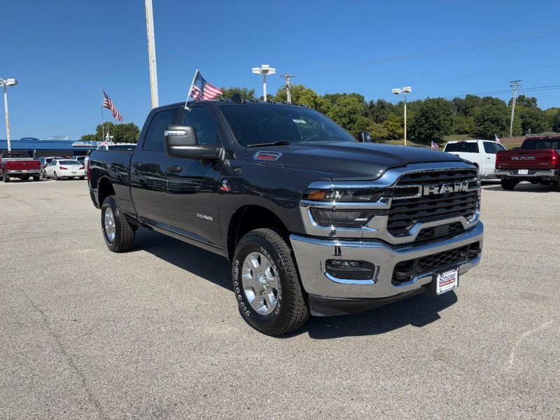 Ram 2500 Vehicle Full-screen Gallery Image 02