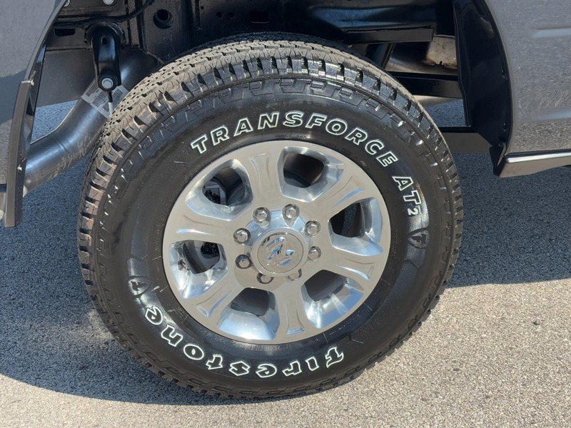 Ram 2500 Vehicle Full-screen Gallery Image 04