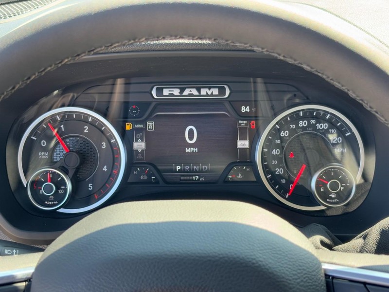 Ram 2500 Vehicle Full-screen Gallery Image 13