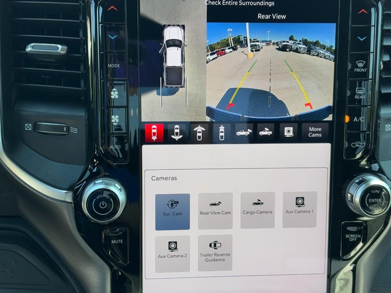 Ram 2500 Vehicle Full-screen Gallery Image 15