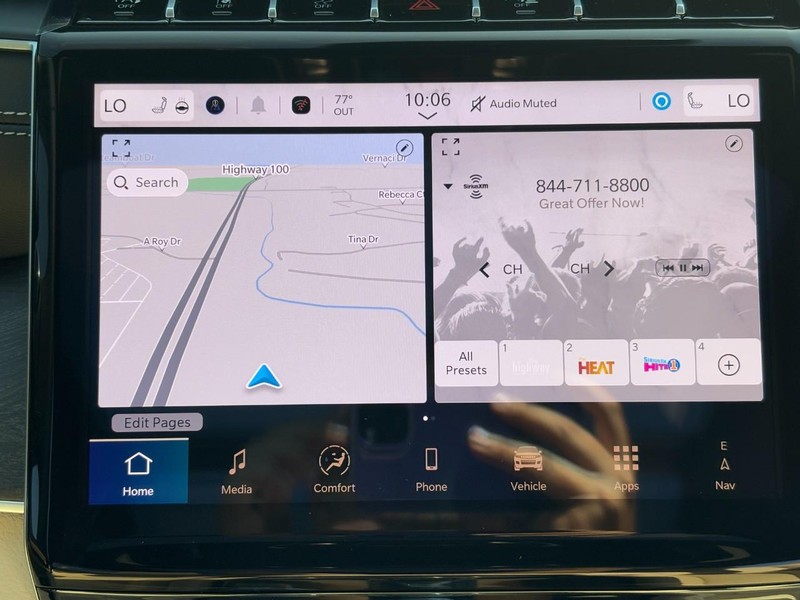 Jeep Grand Cherokee L Vehicle Full-screen Gallery Image 09