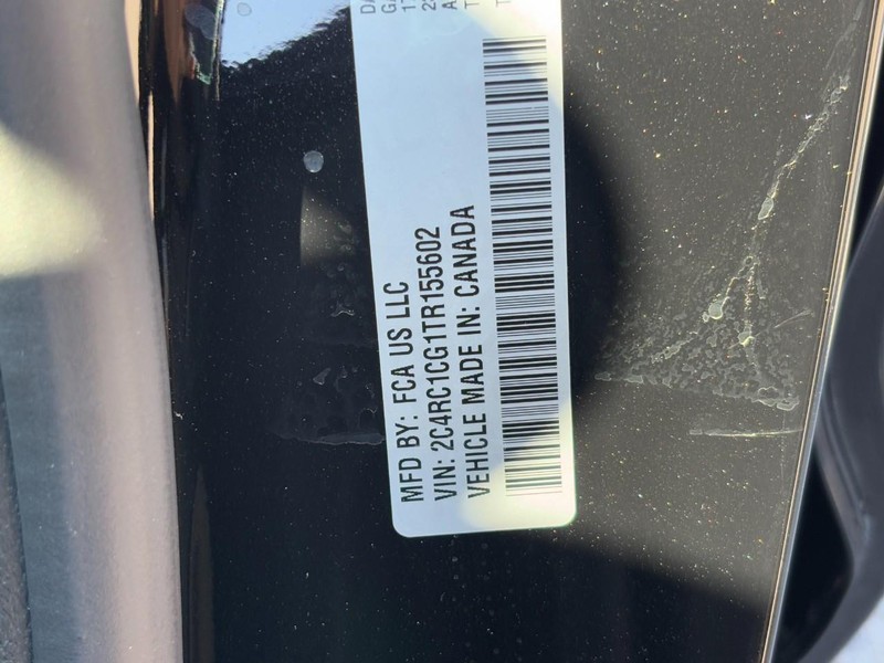 Chrysler Voyager Vehicle Full-screen Gallery Image 21