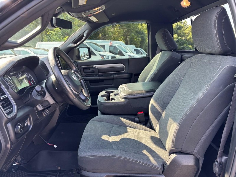 Ram 2500 Vehicle Full-screen Gallery Image 10