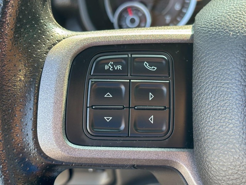 Ram 2500 Vehicle Full-screen Gallery Image 12