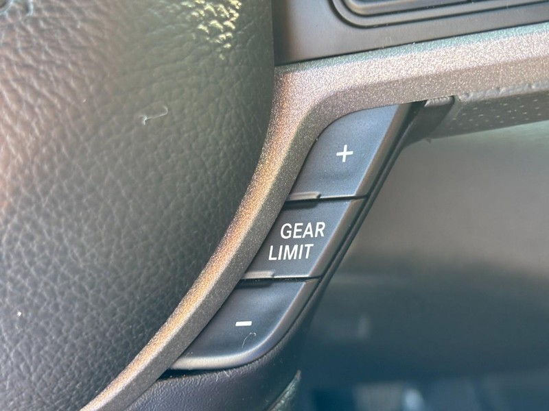 Ram 2500 Vehicle Full-screen Gallery Image 14