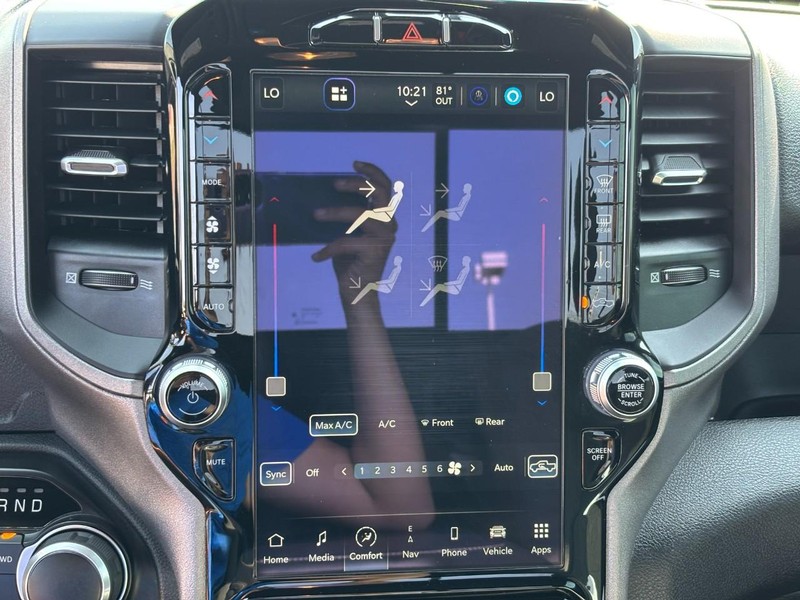 Ram 2500 Vehicle Full-screen Gallery Image 17