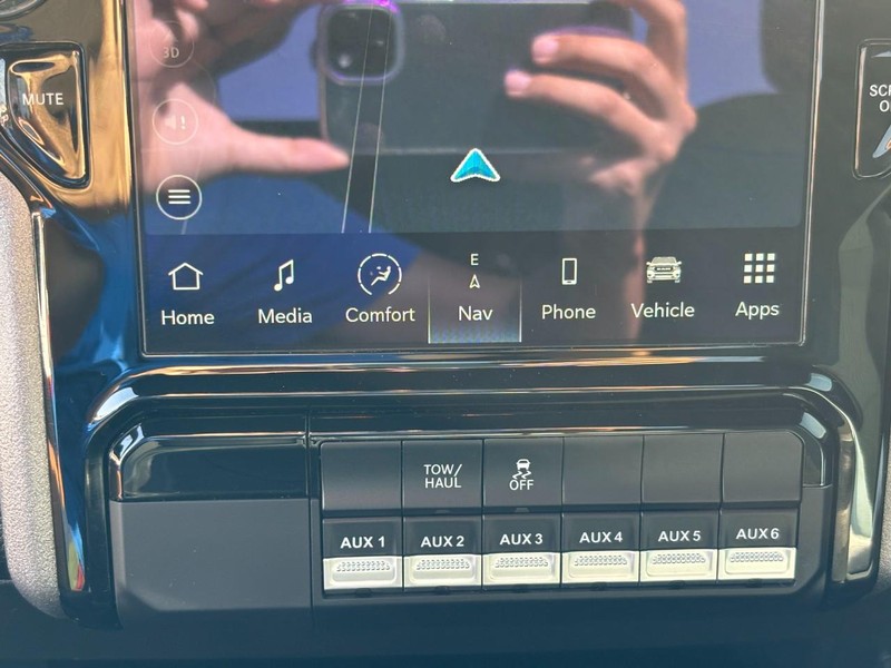 Ram 2500 Vehicle Full-screen Gallery Image 20