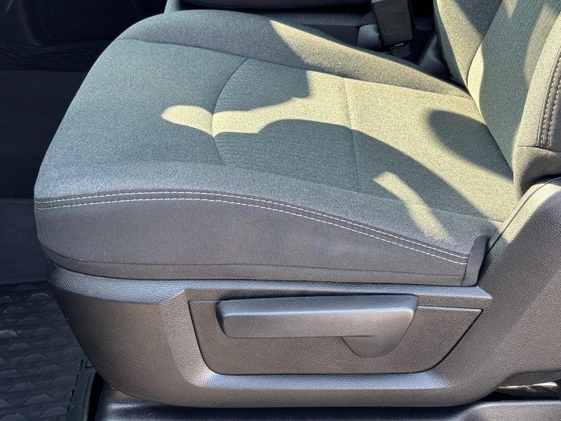 Ram 2500 Vehicle Full-screen Gallery Image 22