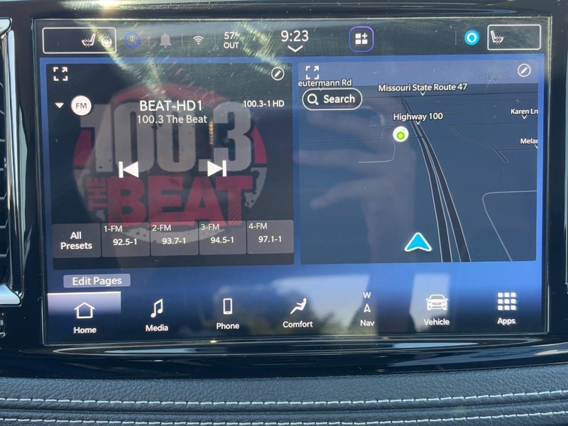 Chrysler Pacifica Vehicle Full-screen Gallery Image 21