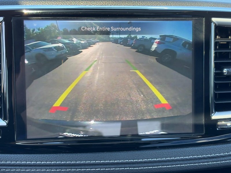 Chrysler Pacifica Vehicle Full-screen Gallery Image 22