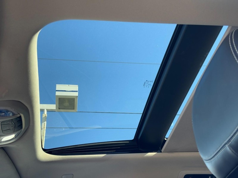 Chrysler Pacifica Vehicle Full-screen Gallery Image 28