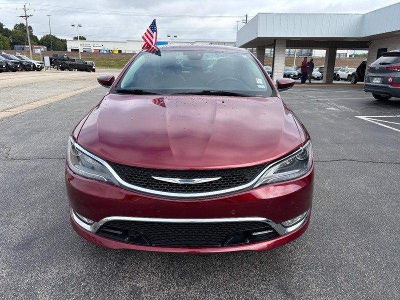 Chrysler 200 Vehicle Full-screen Gallery Image 09
