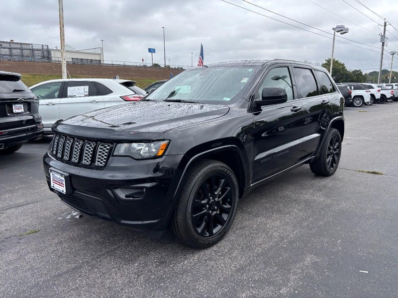 Jeep Grand Cherokee Vehicle Full-screen Gallery Image 09