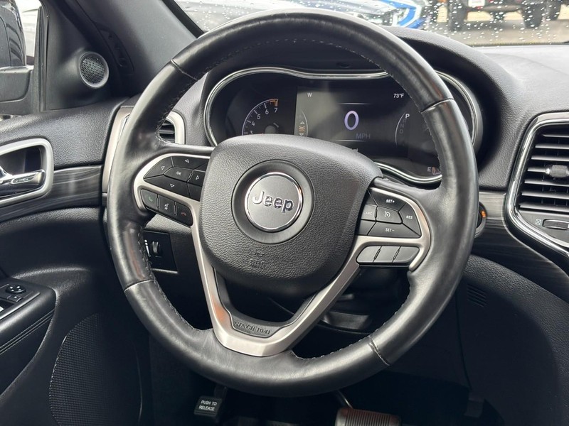 Jeep Grand Cherokee Vehicle Full-screen Gallery Image 13