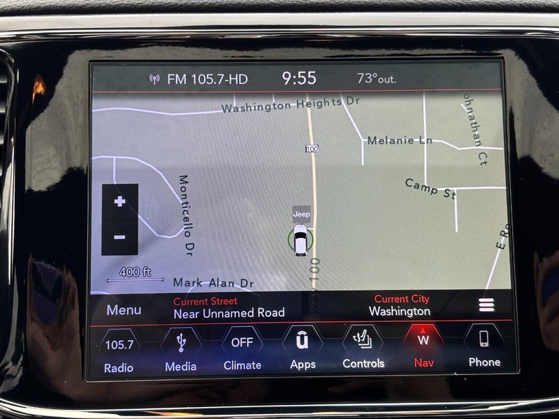 Jeep Grand Cherokee Vehicle Full-screen Gallery Image 23