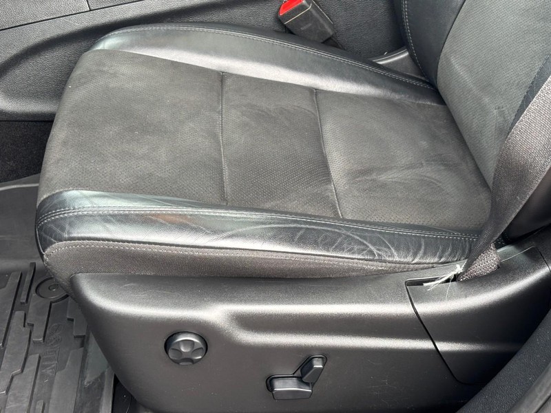 Jeep Grand Cherokee Vehicle Full-screen Gallery Image 26