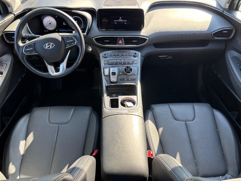 Hyundai Santa Fe Vehicle Full-screen Gallery Image 11