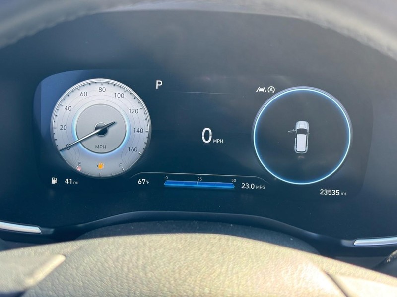 Hyundai Santa Fe Vehicle Full-screen Gallery Image 19