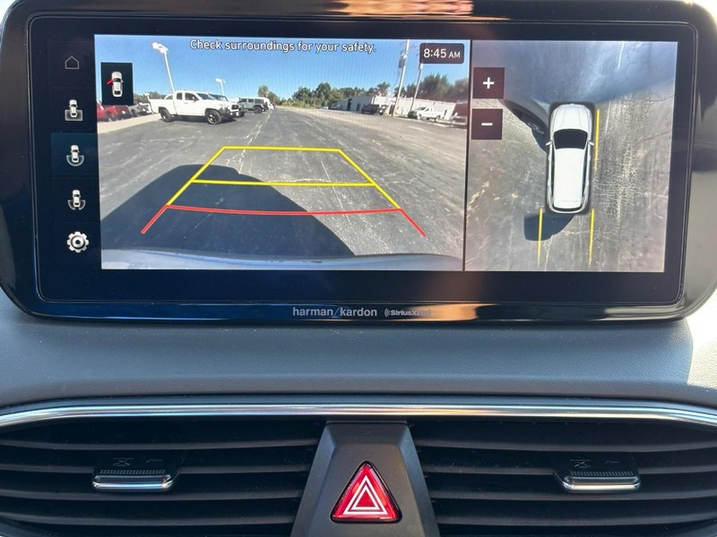 Hyundai Santa Fe Vehicle Full-screen Gallery Image 21