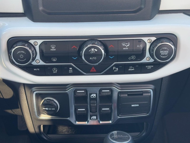 Jeep Gladiator Vehicle Full-screen Gallery Image 14