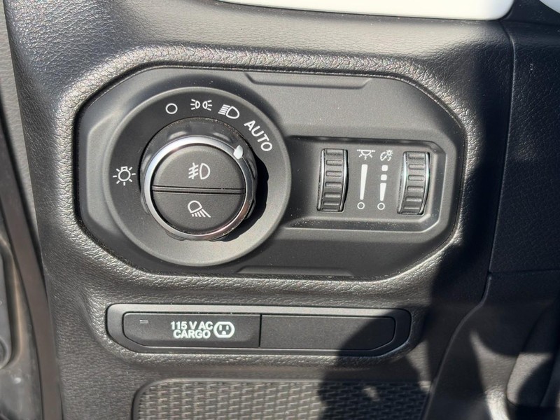 Jeep Gladiator Vehicle Full-screen Gallery Image 16