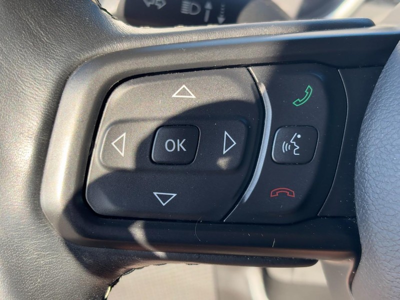 Jeep Gladiator Vehicle Full-screen Gallery Image 17