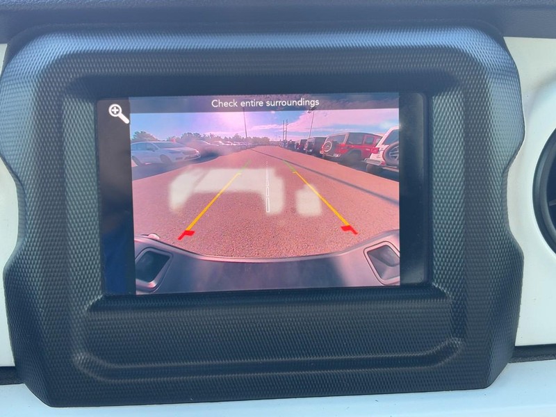 Jeep Gladiator Vehicle Full-screen Gallery Image 21