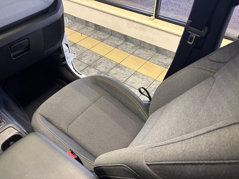 Jeep Wrangler Vehicle Full-screen Gallery Image 09