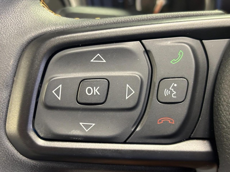 Jeep Wrangler Vehicle Full-screen Gallery Image 11