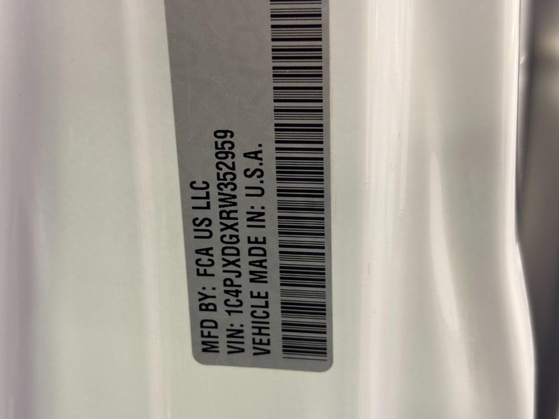 Jeep Wrangler Vehicle Full-screen Gallery Image 18