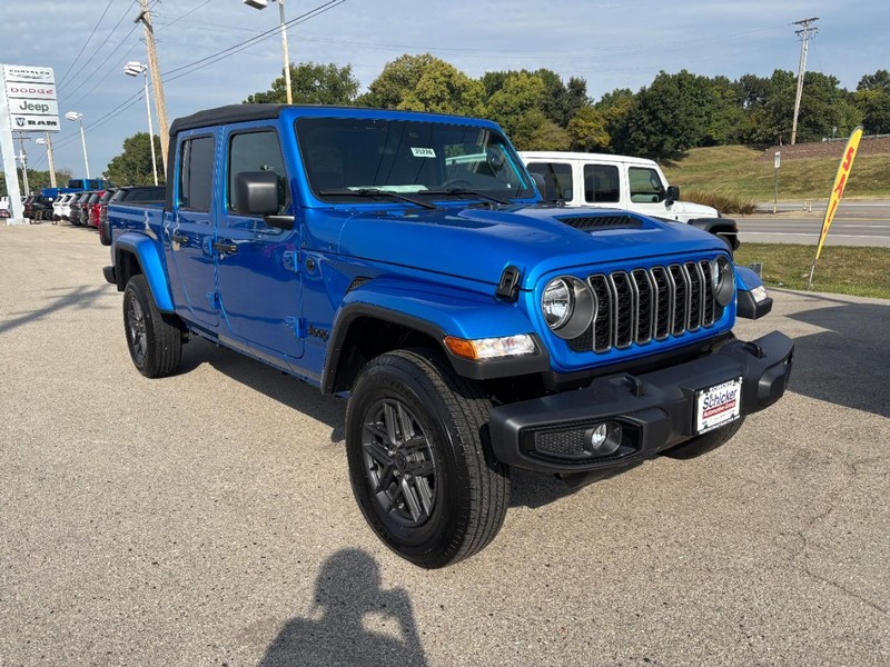 Jeep Gladiator Vehicle Full-screen Gallery Image 02