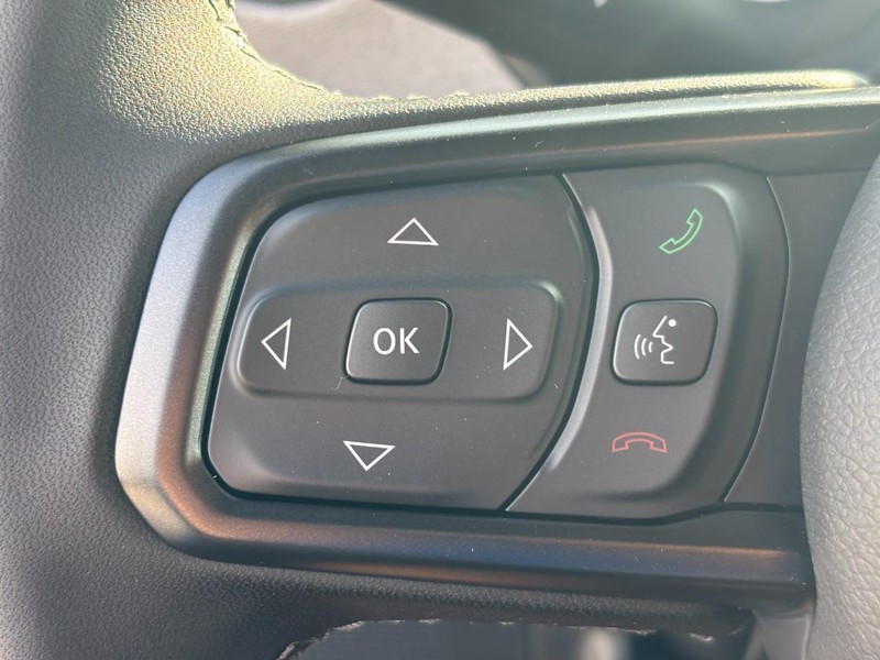 Jeep Gladiator Vehicle Full-screen Gallery Image 12