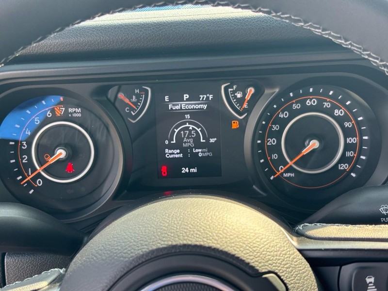 Jeep Gladiator Vehicle Full-screen Gallery Image 14