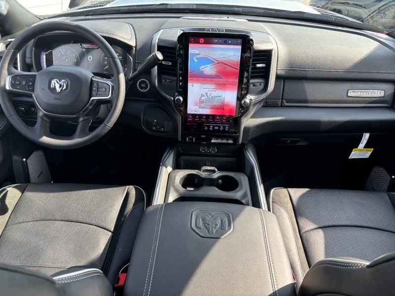 Ram 3500 Vehicle Full-screen Gallery Image 06