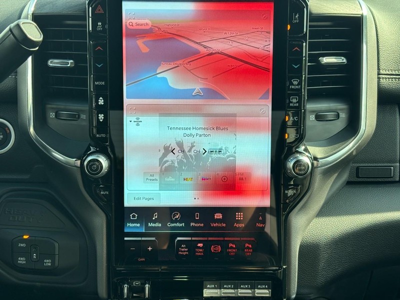 Ram 3500 Vehicle Full-screen Gallery Image 08