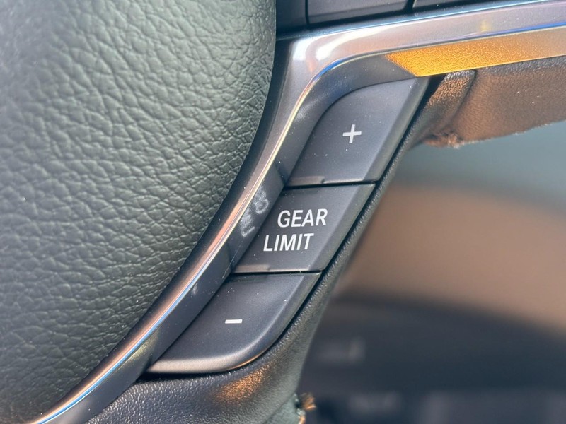 Ram 3500 Vehicle Full-screen Gallery Image 13