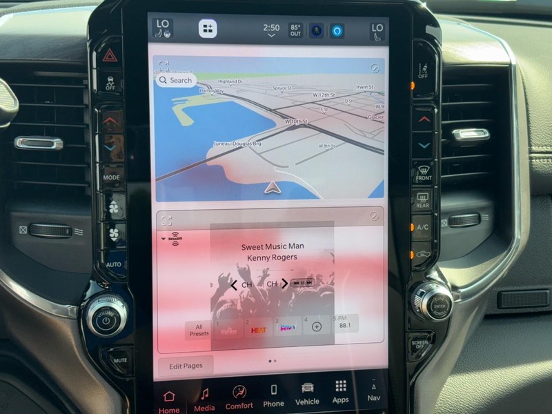 Ram 3500 Vehicle Full-screen Gallery Image 15