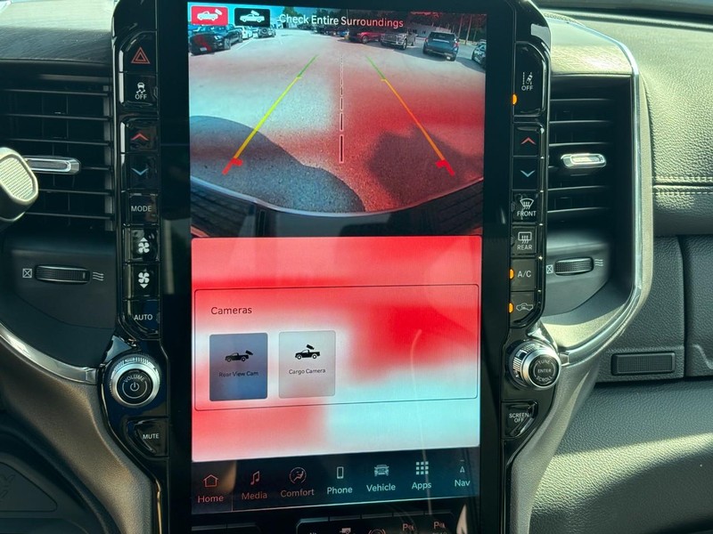 Ram 3500 Vehicle Full-screen Gallery Image 16