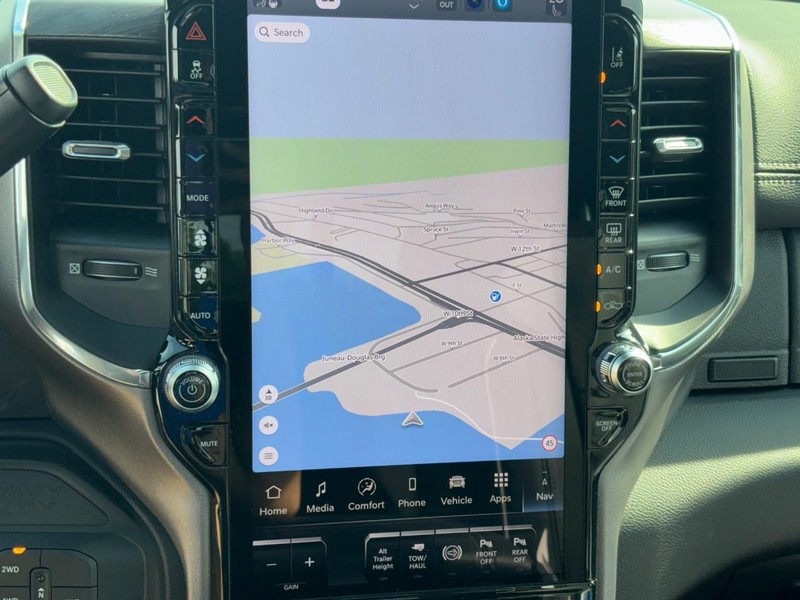 Ram 3500 Vehicle Full-screen Gallery Image 17