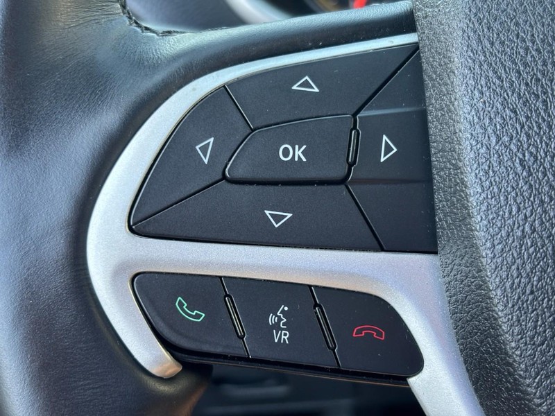 Jeep Cherokee Vehicle Full-screen Gallery Image 17