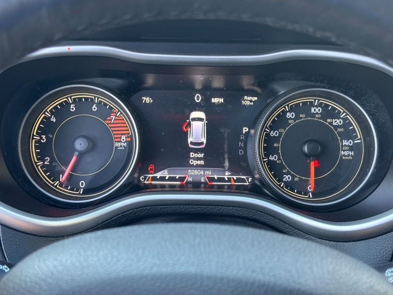 Jeep Cherokee Vehicle Full-screen Gallery Image 19