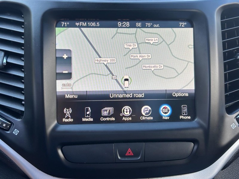 Jeep Cherokee Vehicle Full-screen Gallery Image 22