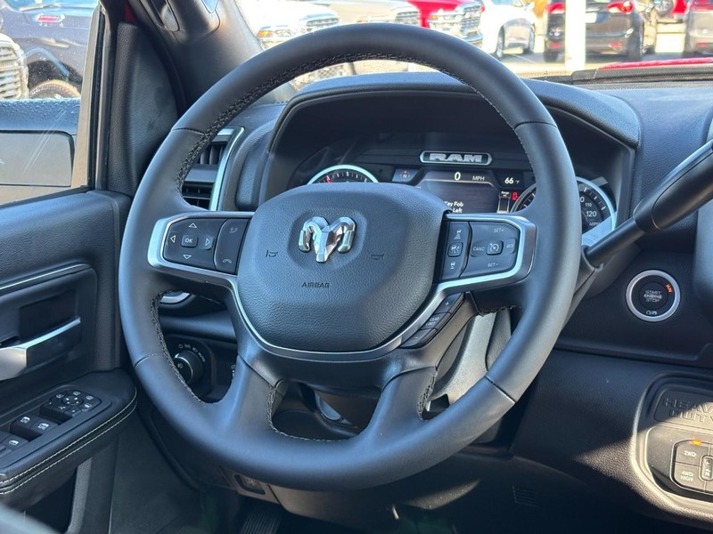 Ram 2500 Vehicle Full-screen Gallery Image 07