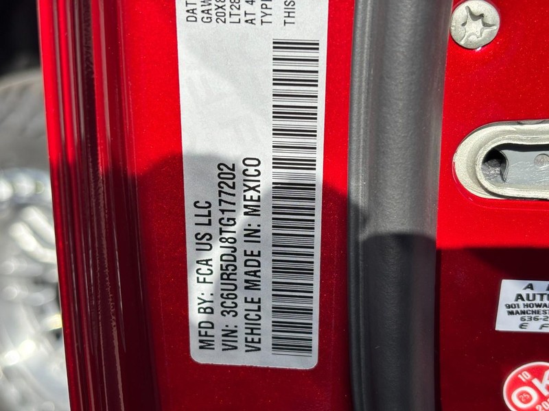 Ram 2500 Vehicle Full-screen Gallery Image 22