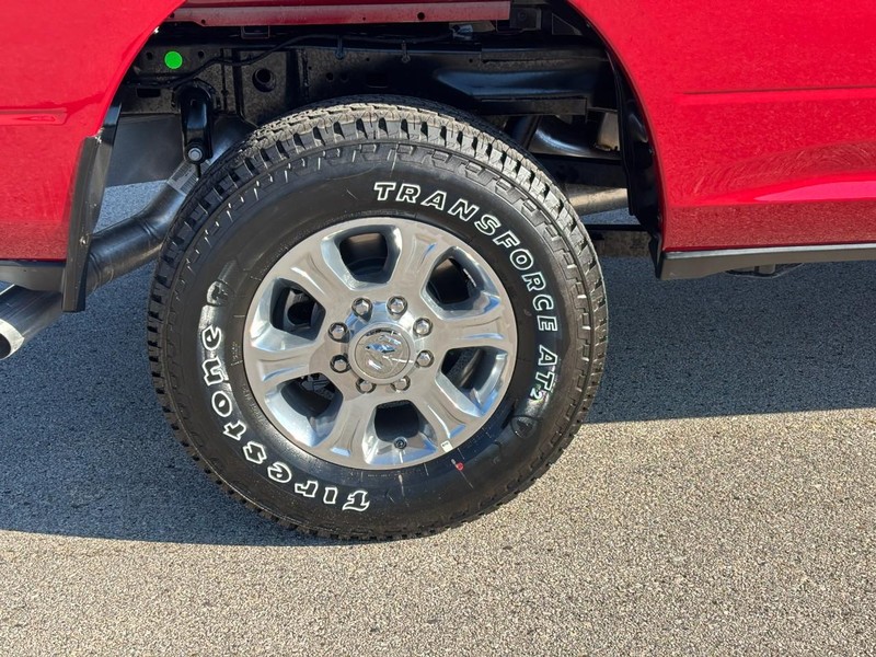 Ram 2500 Vehicle Full-screen Gallery Image 04