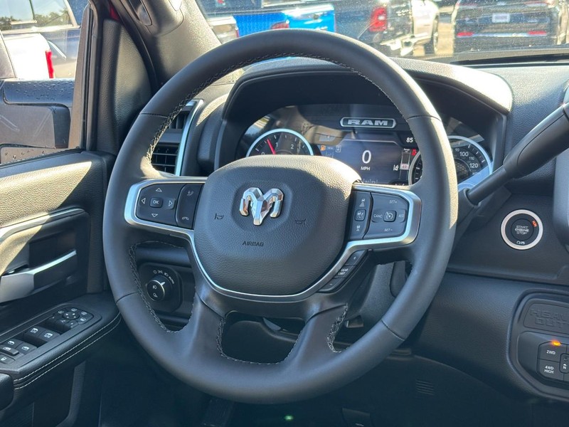 Ram 2500 Vehicle Full-screen Gallery Image 07