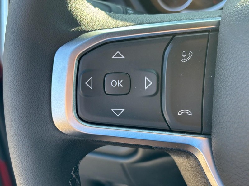 Ram 2500 Vehicle Full-screen Gallery Image 12