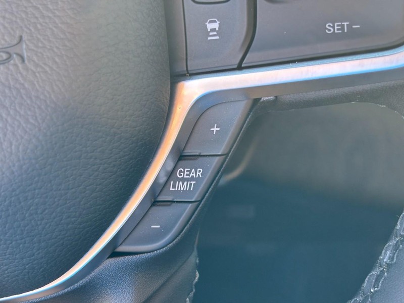 Ram 2500 Vehicle Full-screen Gallery Image 14