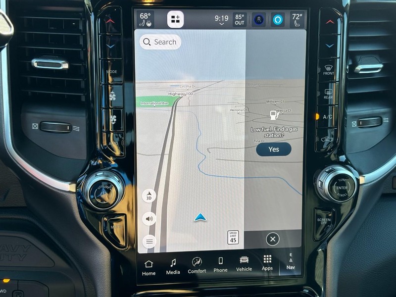 Ram 2500 Vehicle Full-screen Gallery Image 18