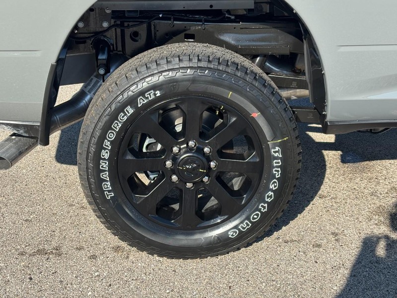 Ram 2500 Vehicle Full-screen Gallery Image 04